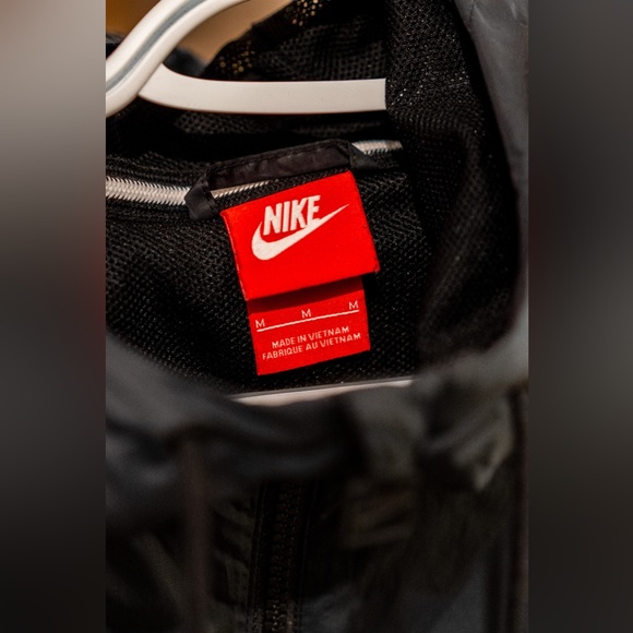 Nike NSW Black Track Jacket Size Medium - Picture 3 of 4